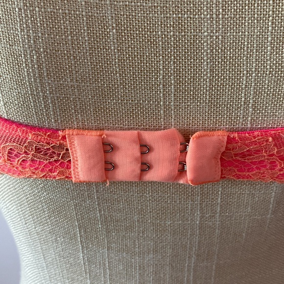 Victoria Secret Padded Demi Buste Coussing pink with rhinestones bra size 34B - Picture 7 of 16